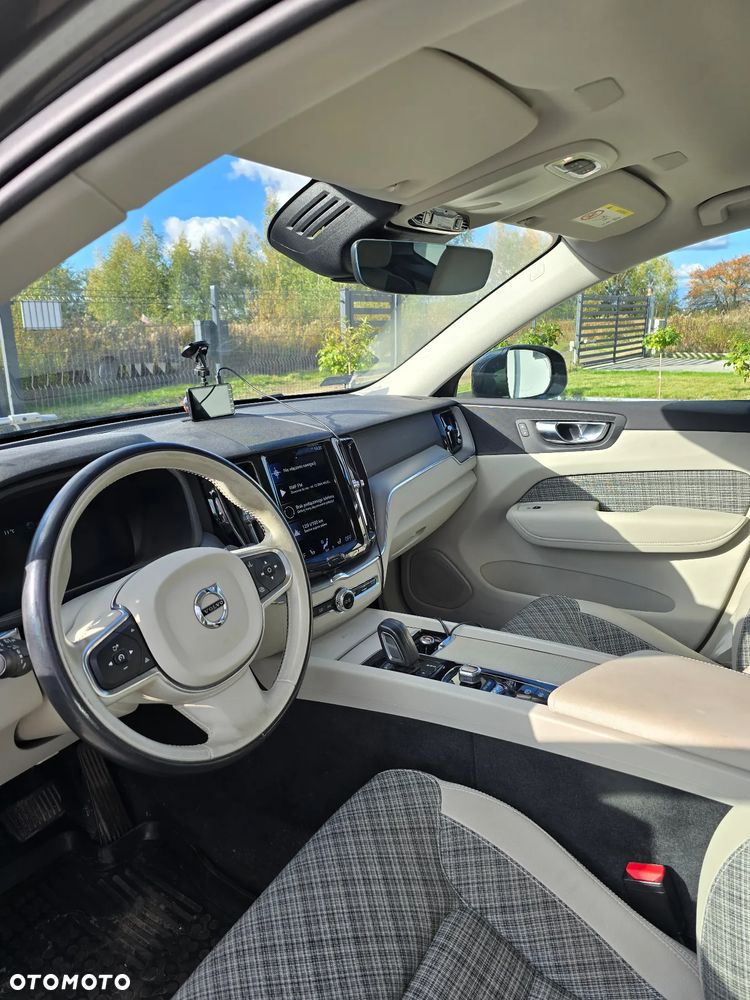 Volvo XC 60 B4 B Momentum - 7