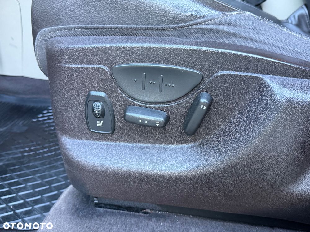 Renault Grand Scenic - 21