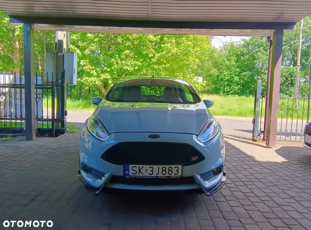 Ford Fiesta - 40