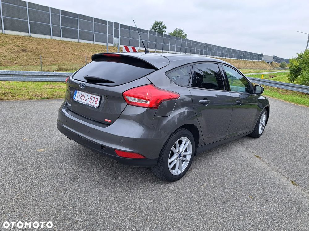 Ford Focus - 25