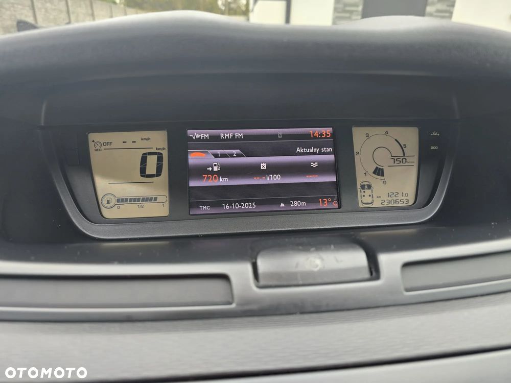 Citroën C4 Picasso - 11
