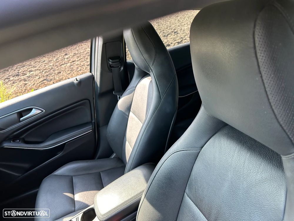 Mercedes-Benz A 200 CDI 4Matic 7G-DCT AMG Line - 10