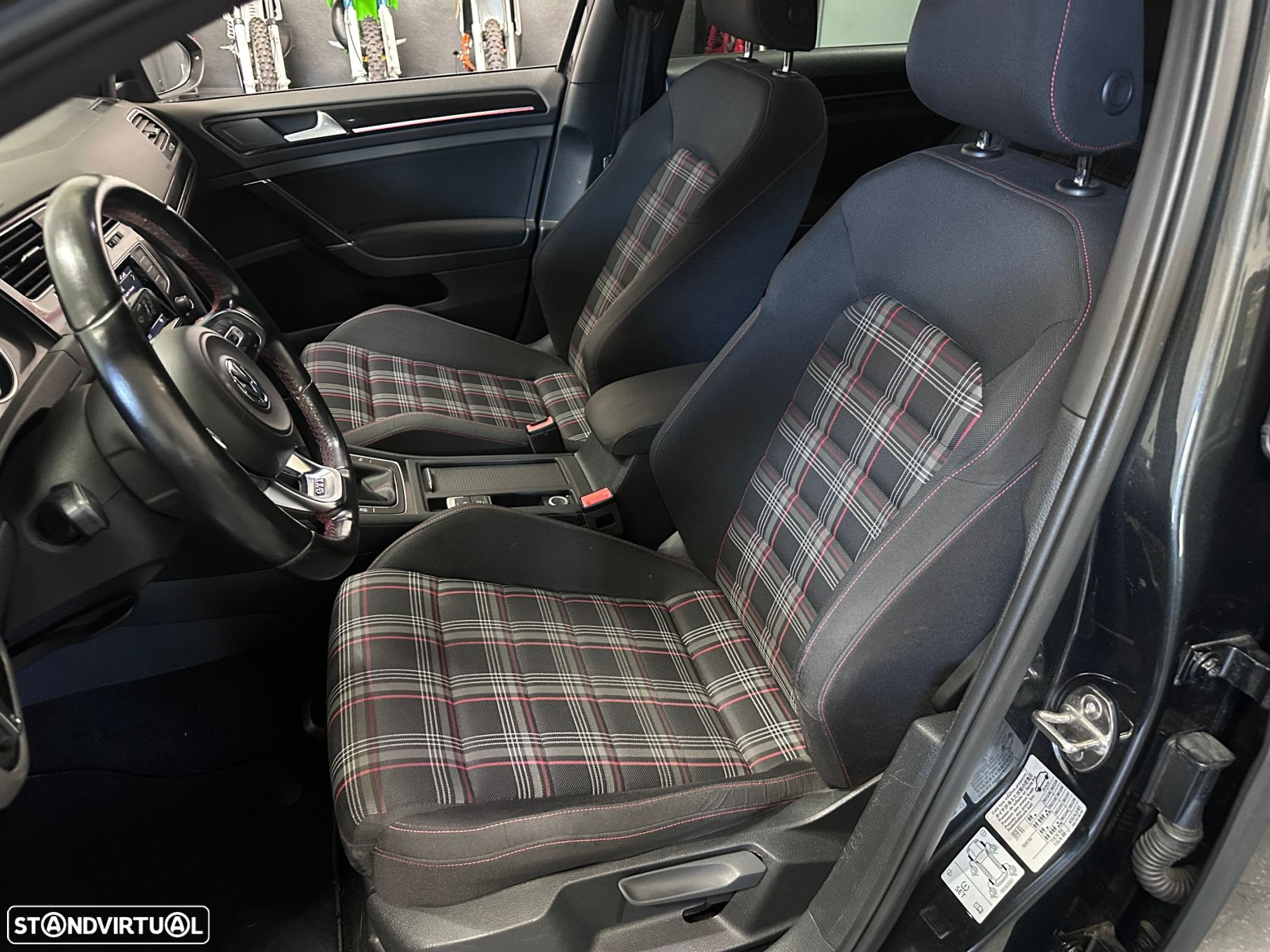 VW Golf 2.0 TSi GTi Performance - 21