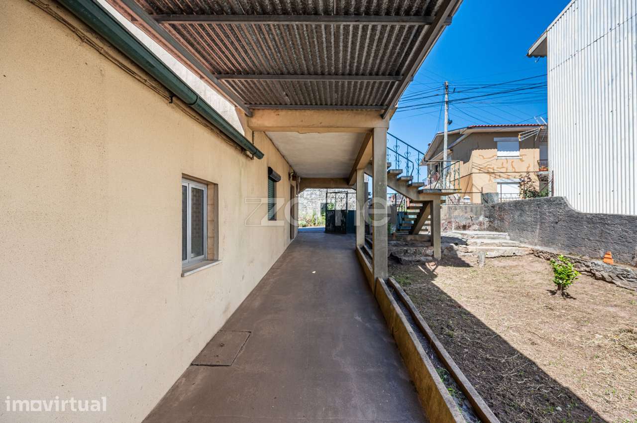 Moradia T3 para remodelação em Oliveira de Azeméis - Grande imagem: 4/37