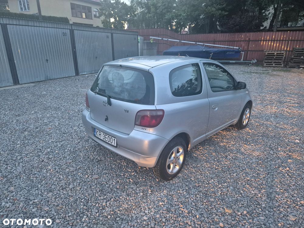 Toyota Yaris 1.0 Base - 5