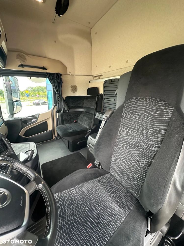 Mercedes-Benz 2548 - 19