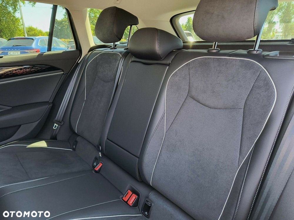 Volkswagen Passat - 25