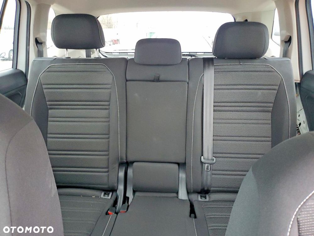 Volkswagen Tiguan - 11