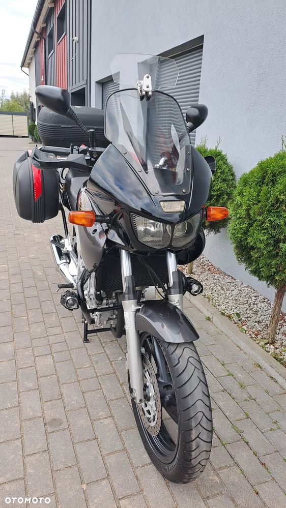 Yamaha TDM - 40