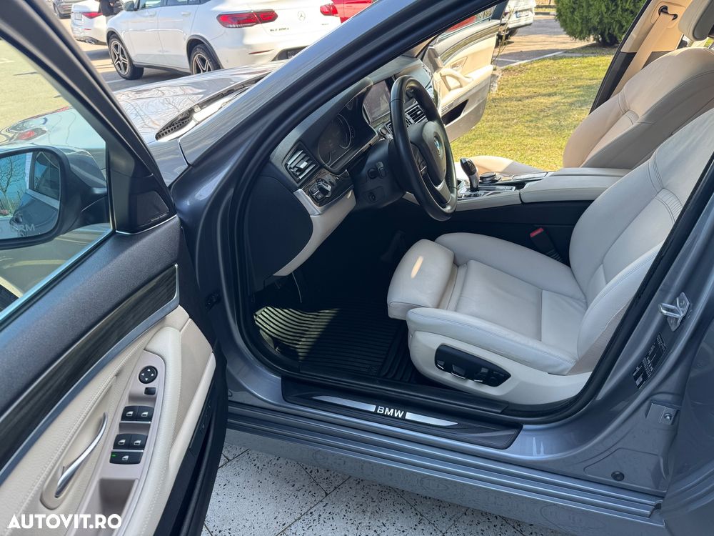 BMW Seria 5 520d Aut. Luxury Line - 7
