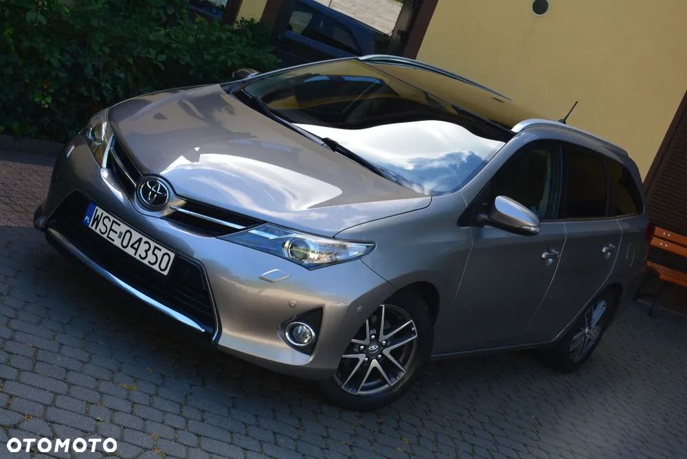 Toyota Auris 1.6 Premium Comfort MS - 19
