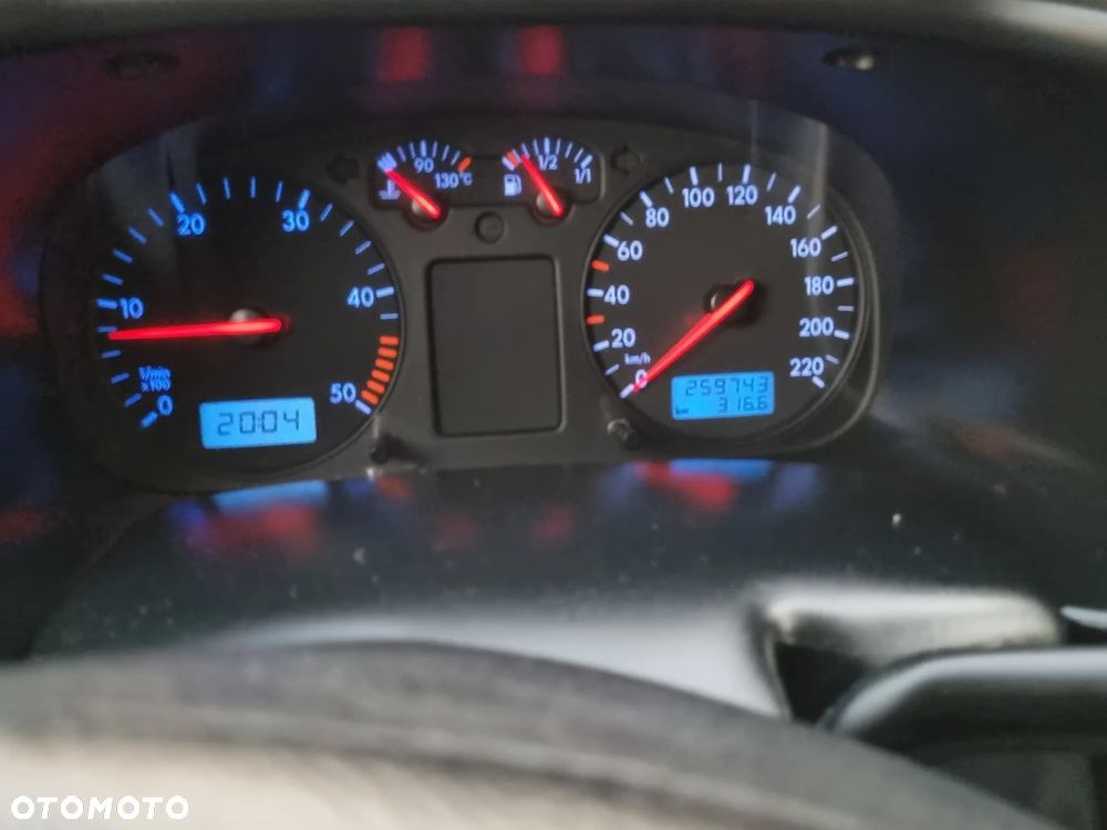 Volkswagen Transporter - 6