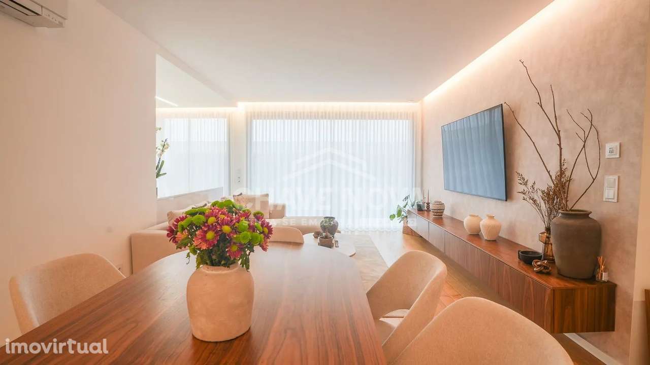 T2 Último Piso c/ Lugar de Garagem Duplo na Madalena - Grande imagem: 3/20