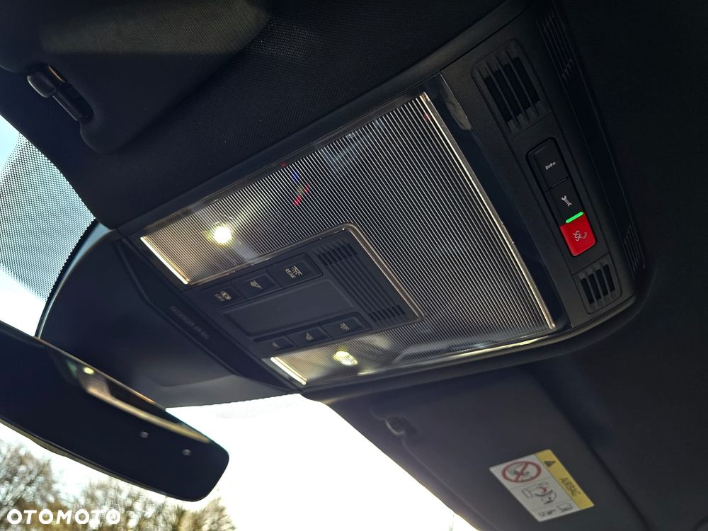 Volkswagen Passat - 14