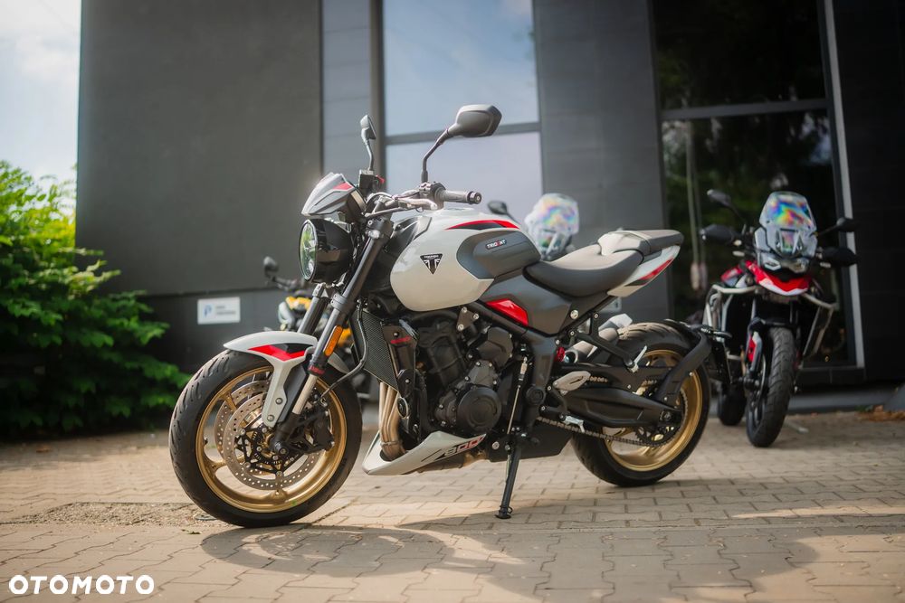 Triumph Trident - 23