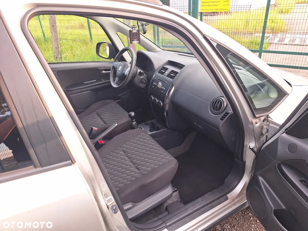 Suzuki SX4 1.6 GS / Premium - 13