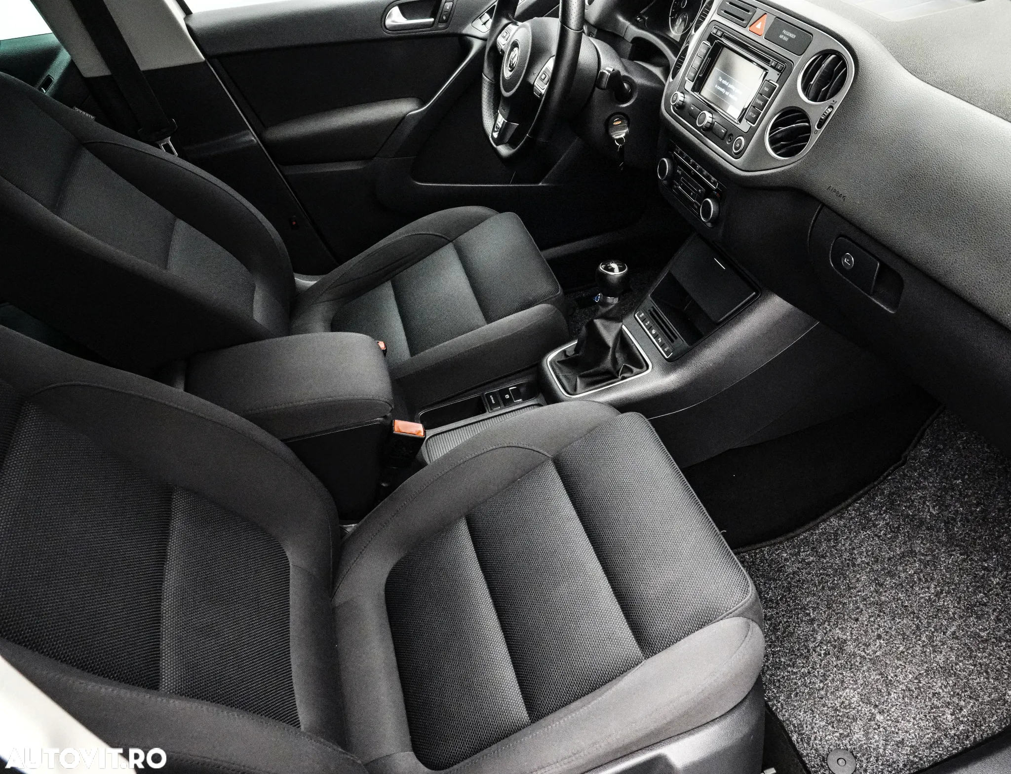 Volkswagen Tiguan - 12