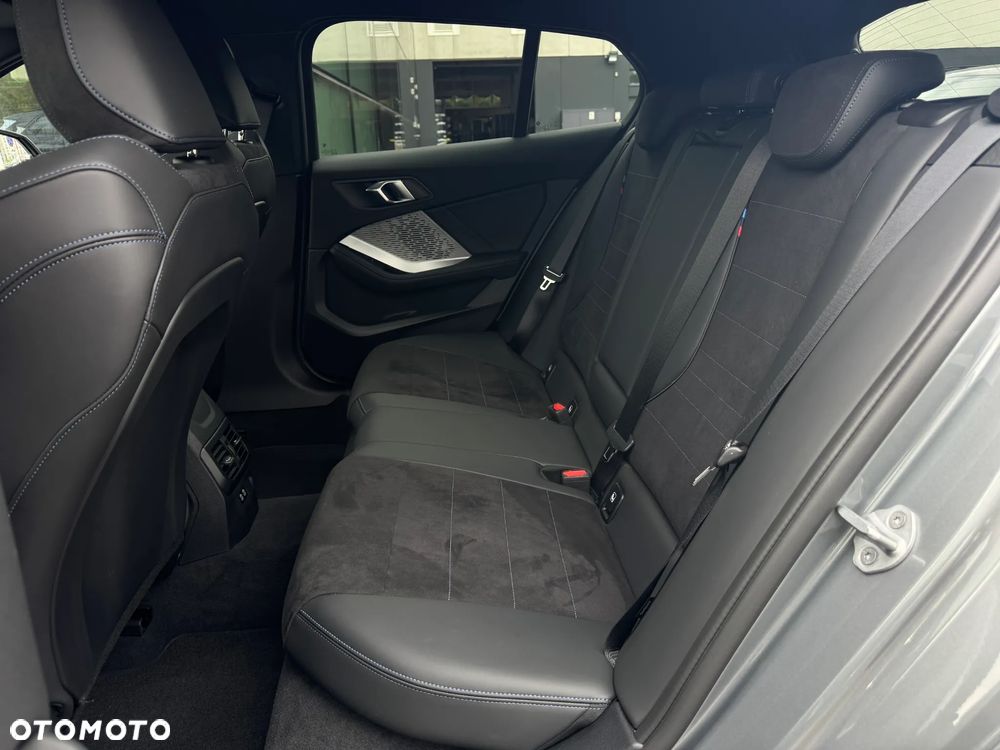 BMW Seria 1 120 mHEV - 9