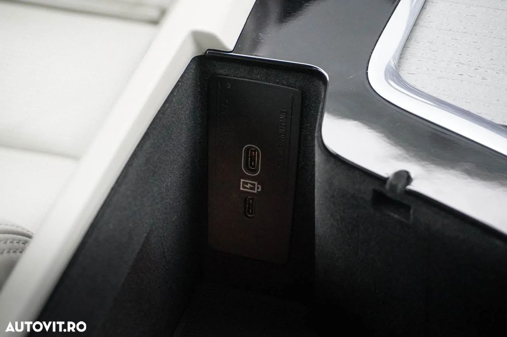 Volvo XC 60 Recharge T8 AWD AT Ultimate Dark - 25