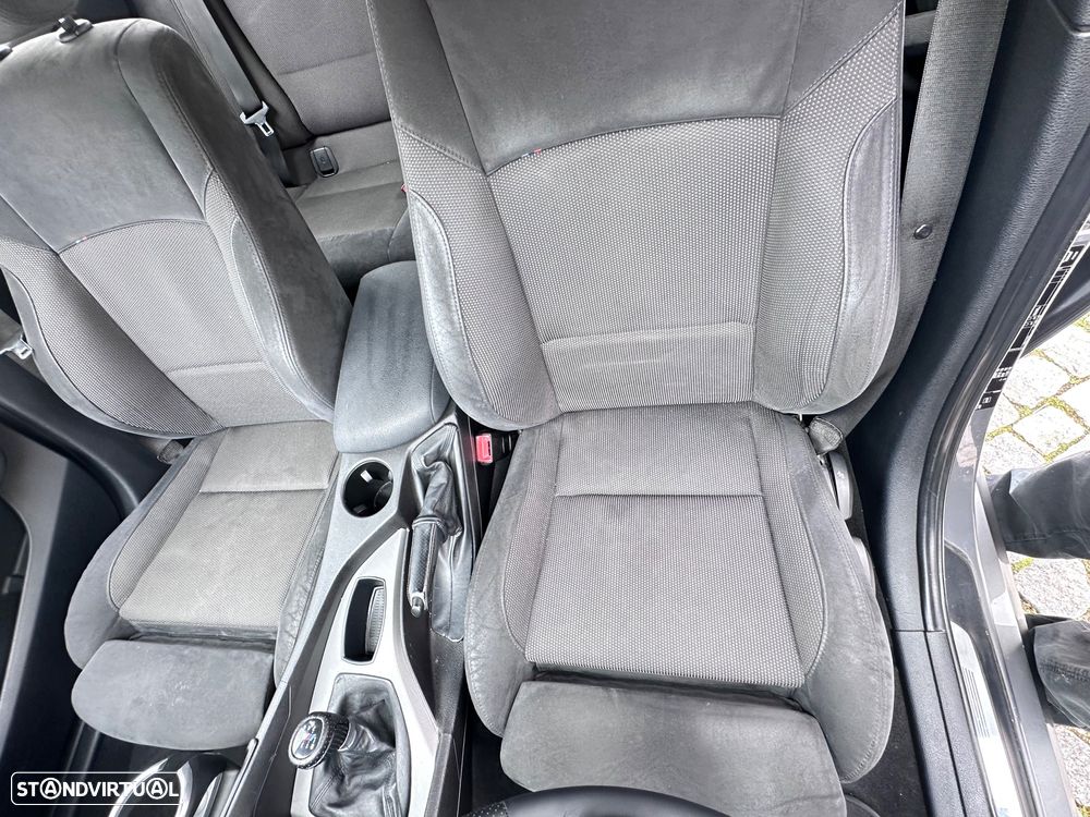 BMW X1 18 d sDrive Pack M - 31