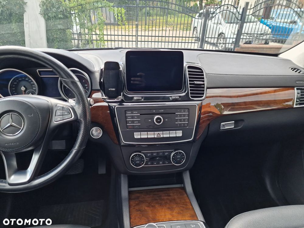 Mercedes-Benz GLS - 17