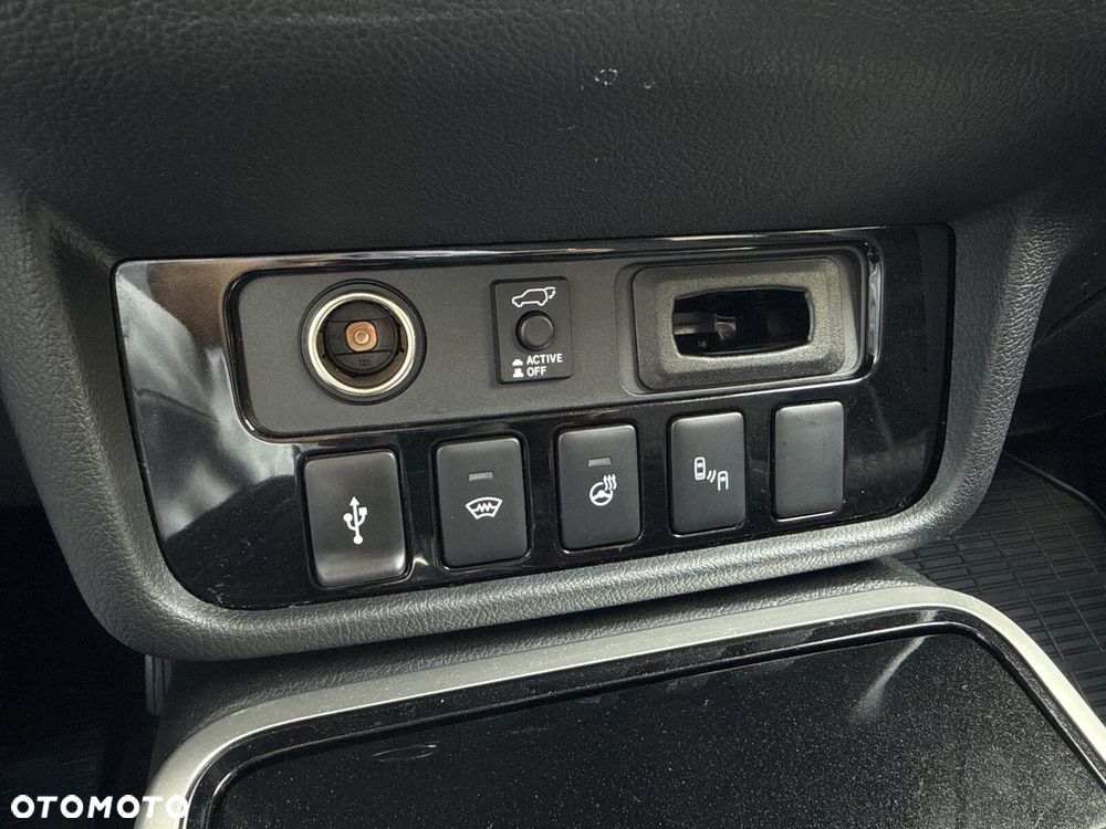 Mitsubishi Outlander 2.0 Intense + 4WD CVT - 25