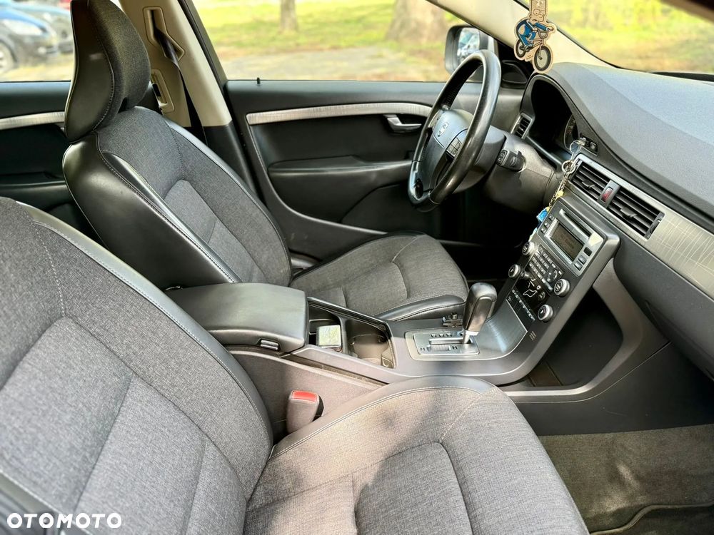 Volvo XC 70 D5 AWD Kinetic - 12