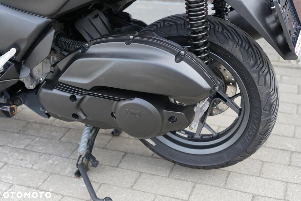 Yamaha X-max - 24