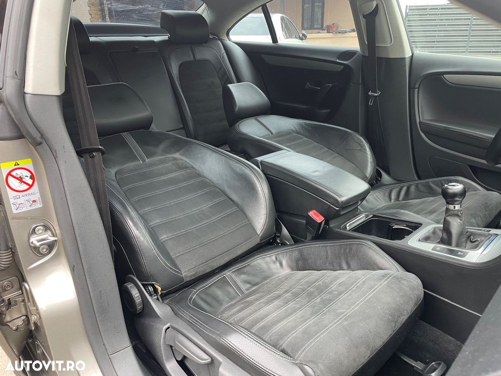 Volkswagen Passat CC - 17