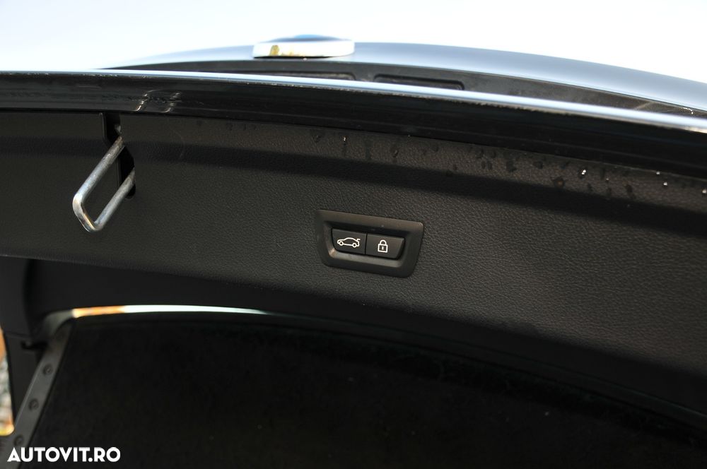 BMW Seria 3 318d Aut. M Sport - 27