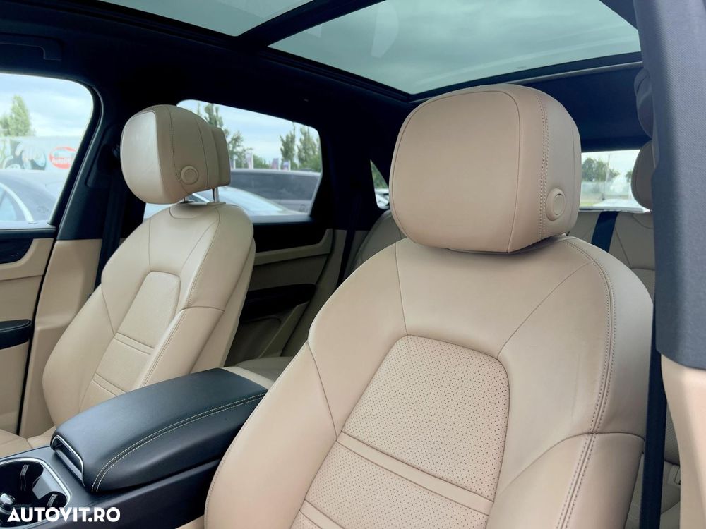 Porsche Cayenne - 18