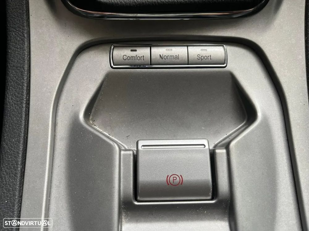 Ford S-Max 2.0 TDCi Titanium 7L — fotografia 19