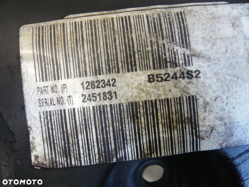 obudowa osłona rozrządu 1282342 volvo 2.4 b - 2