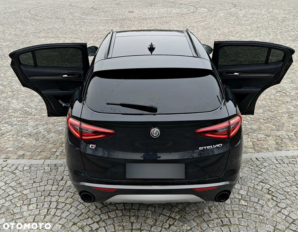Alfa Romeo Stelvio 2.0 Turbo TI Q4 - 12