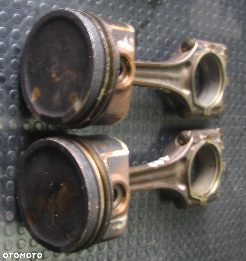 tłok + korbowód AUDI A4 A3 1.8T 027B