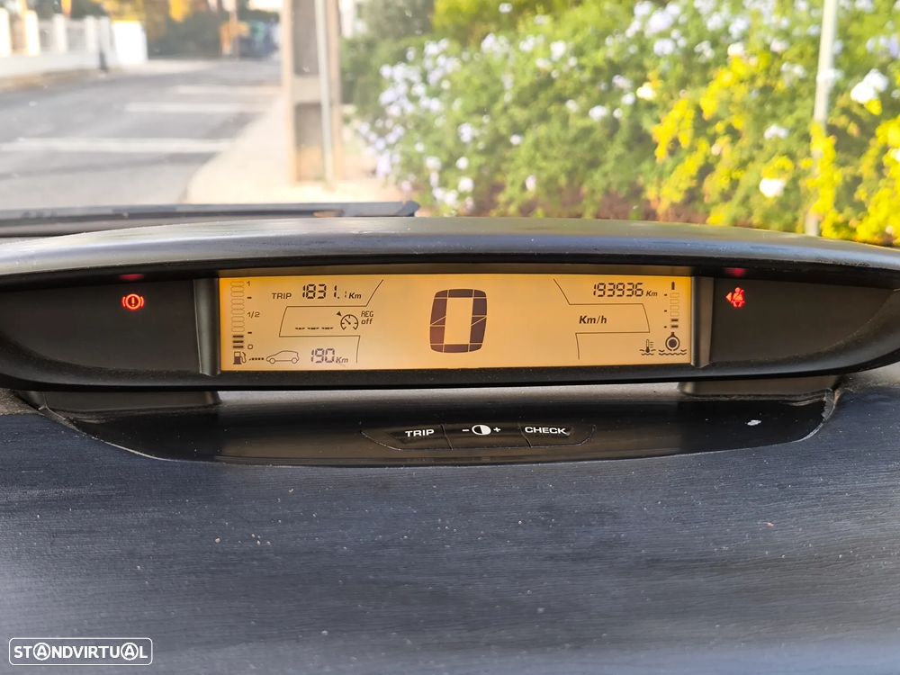 Citroën C4 1.6 HDi 110 Exclusive - 5