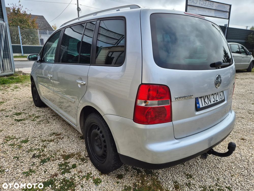 Volkswagen Touran - 3