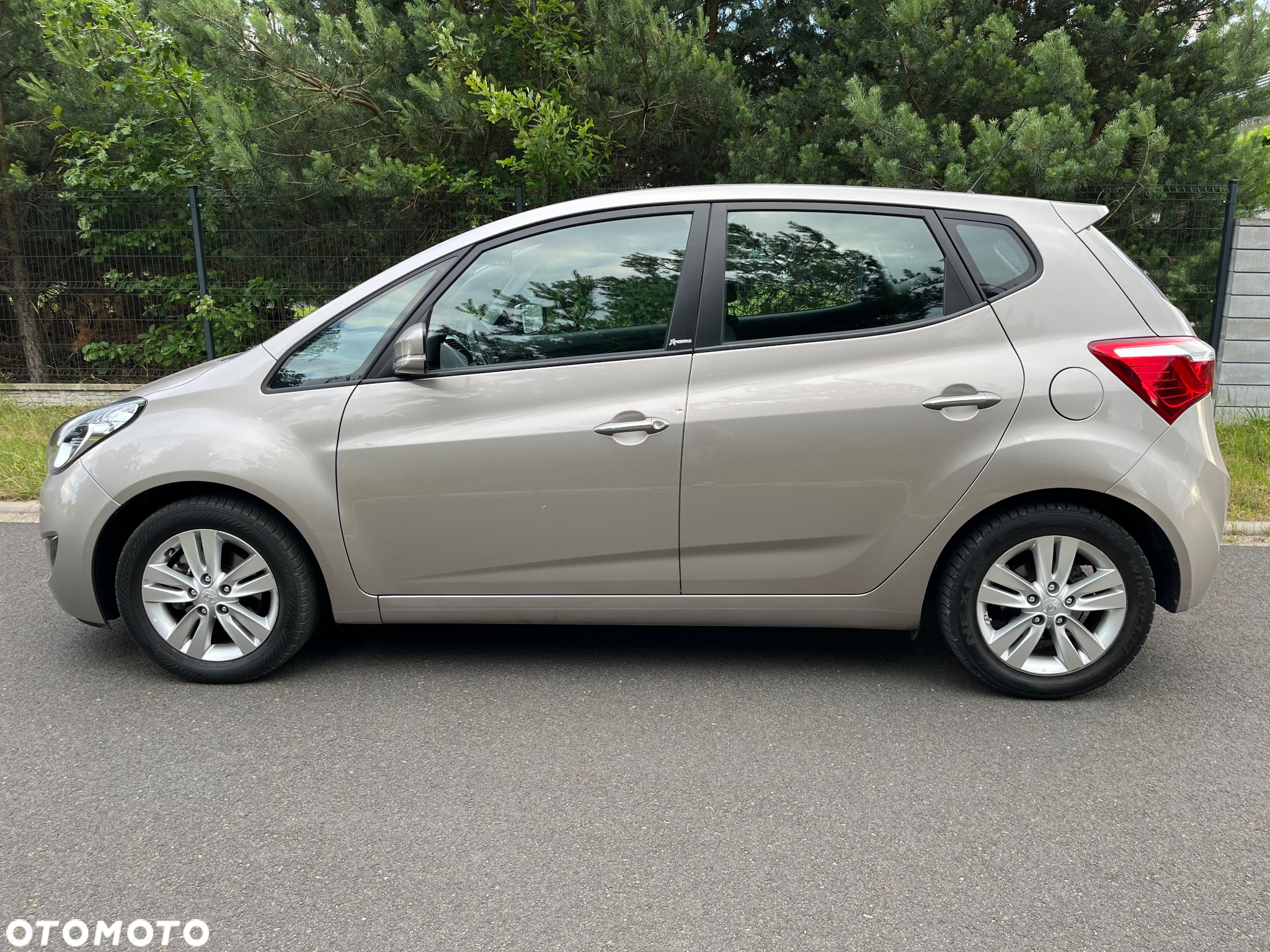 Hyundai ix20 1.4 Premium - 13