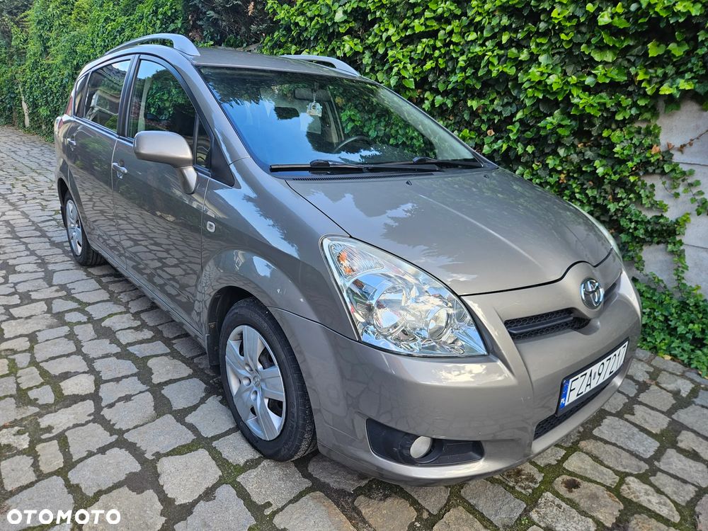 Toyota Corolla Verso - 4