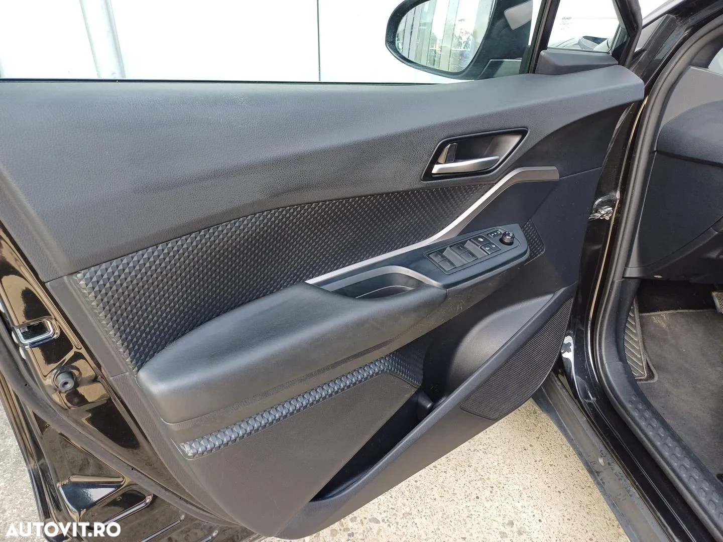 Toyota C-HR 1.8 HSD 122 CP 4x2 CVT C-enter - 10