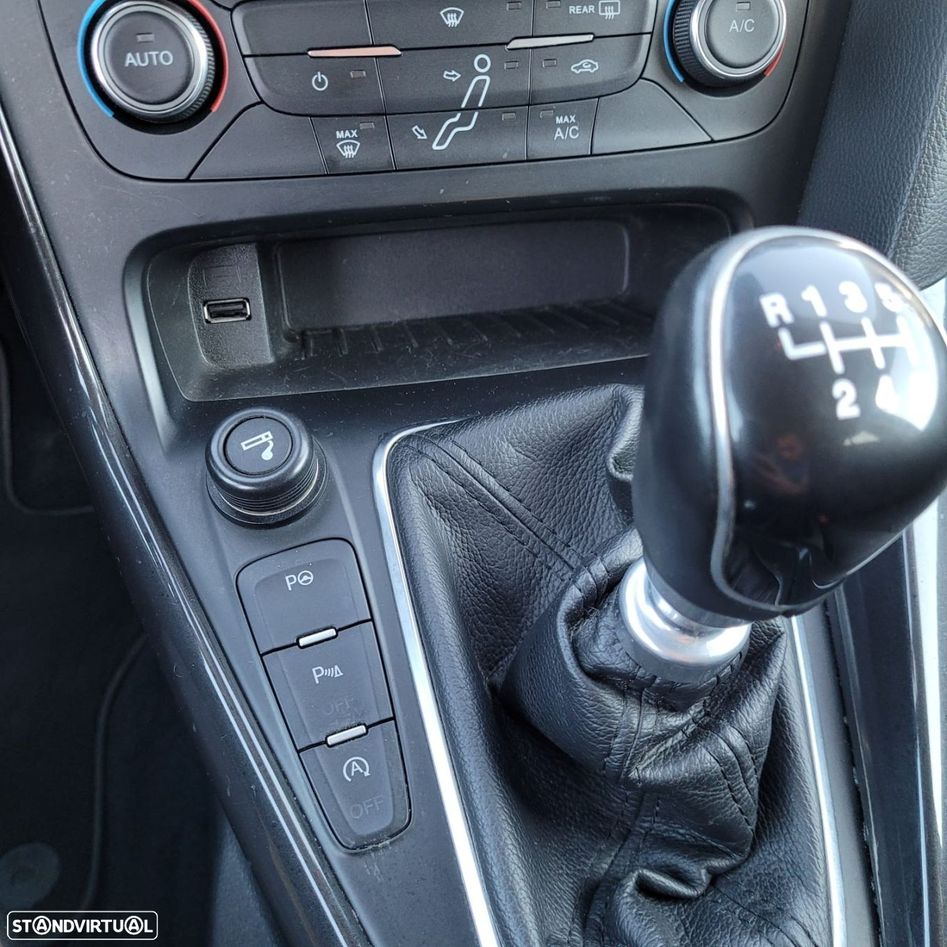 Ford Focus SW - 15