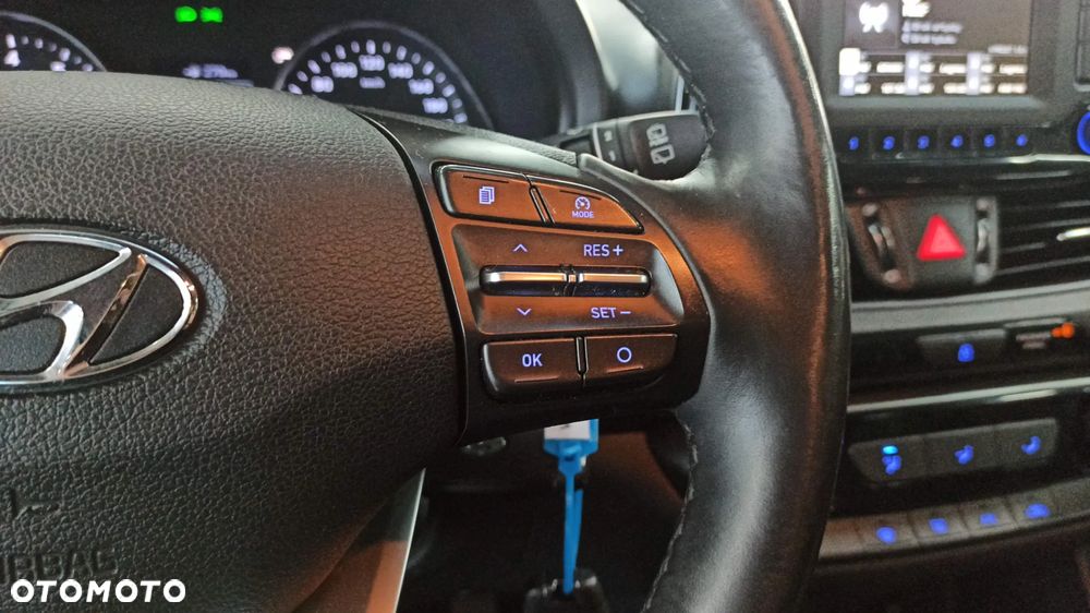 Hyundai i30 1.5 DPI Classic + - 13