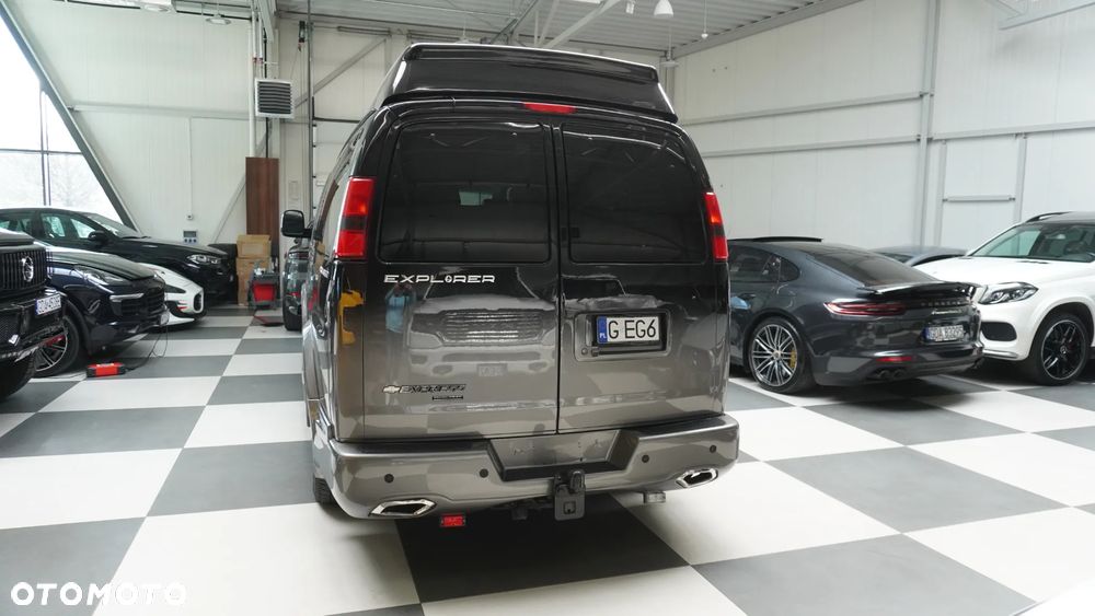 Chevrolet Express - 22