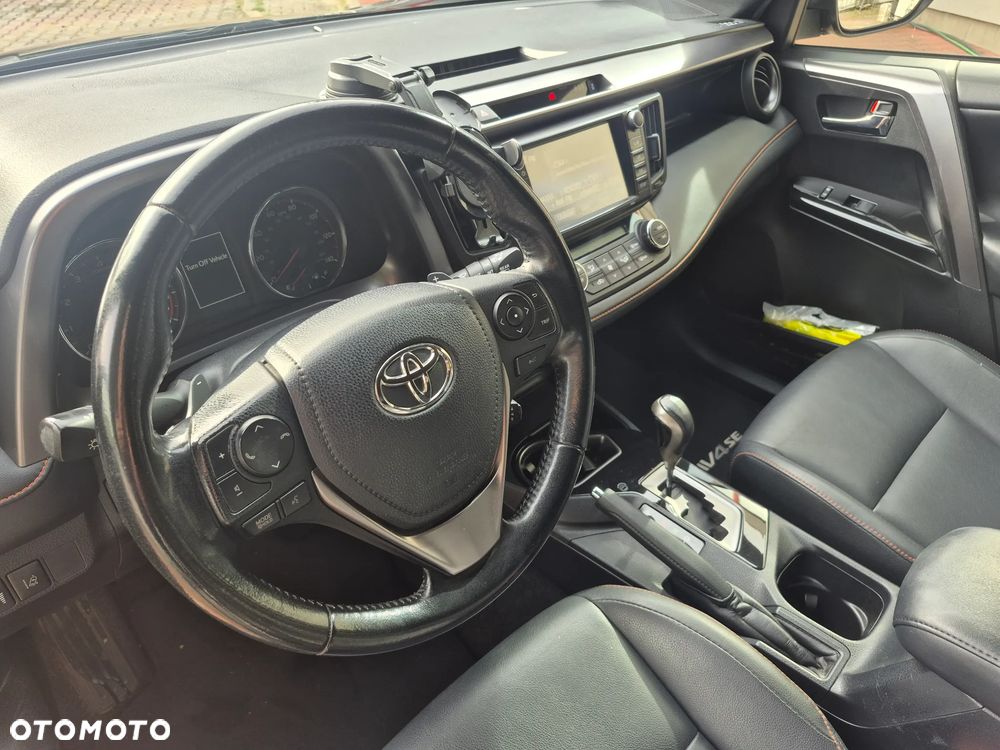 Toyota RAV4 - 8