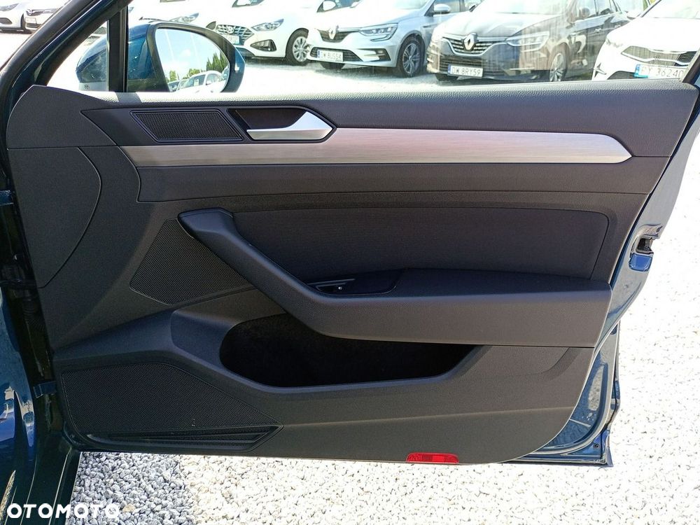 Volkswagen Passat Variant 2.0 TDI EVO Essence - 25