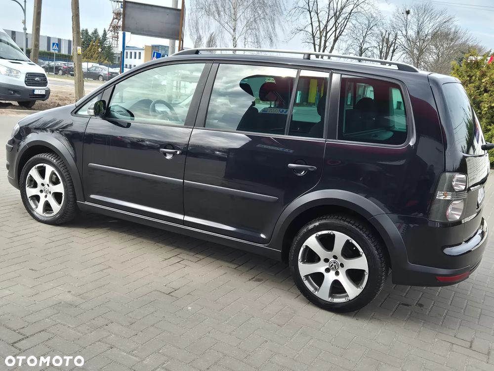 Volkswagen Touran 1.4 TSI Cross - 7