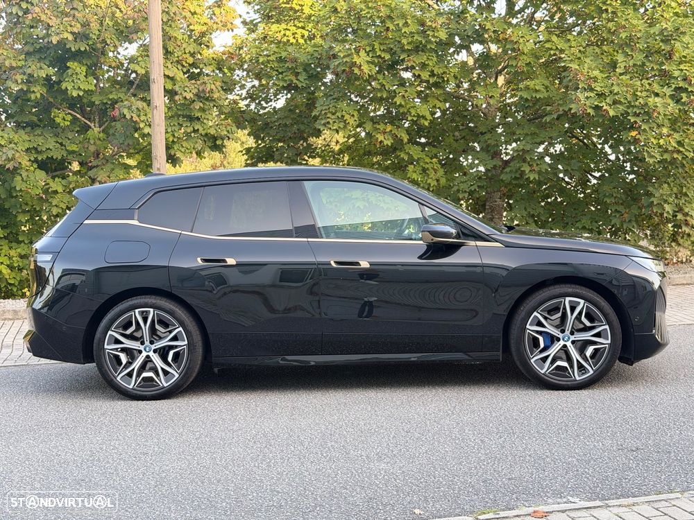 BMW iX xDrive 40 Pack Desportivo - 14