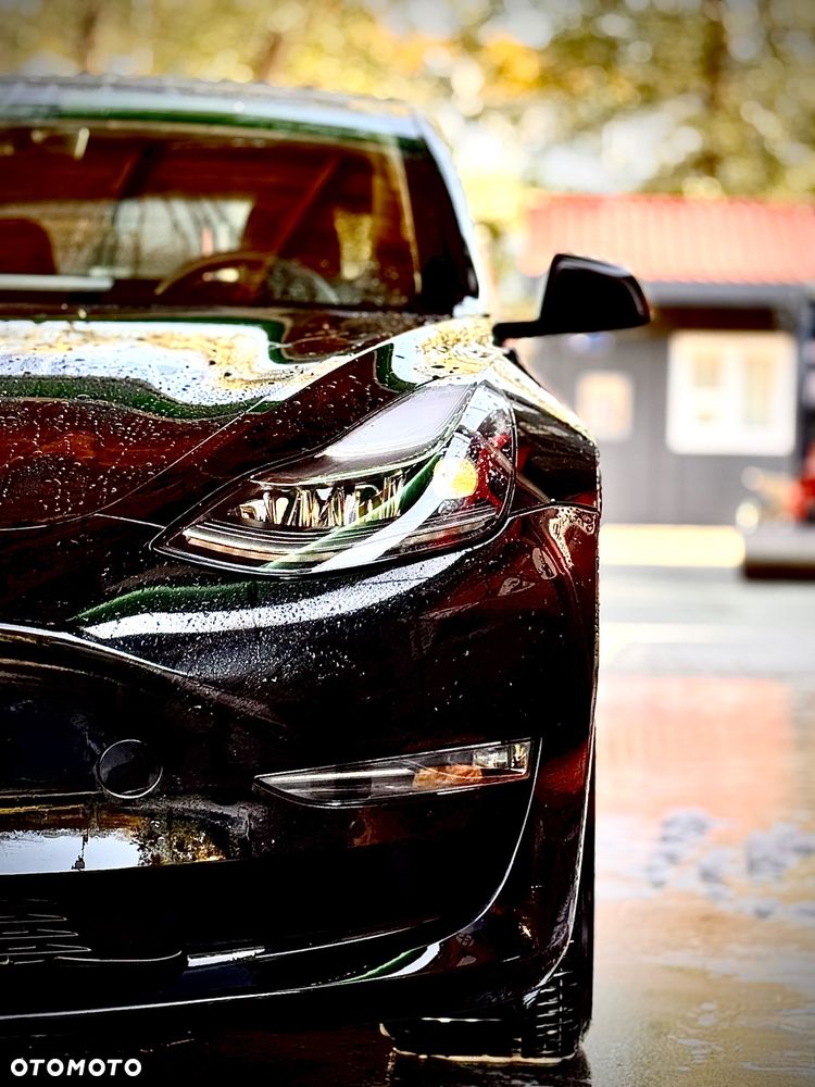 Tesla Model 3 - 6