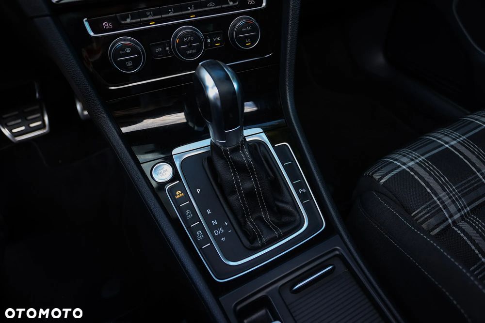 Volkswagen Golf GTD 2.0 TDI SCR DSG - 40