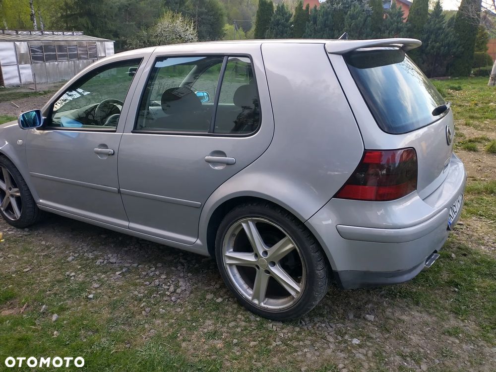 Volkswagen Golf - 6
